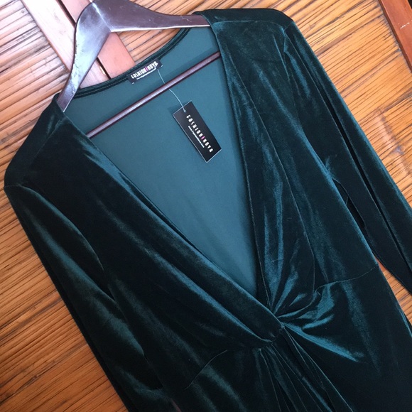 Knot My Cup of Tea Dress in Hunter Green Size 3x - Picture 4 of 5